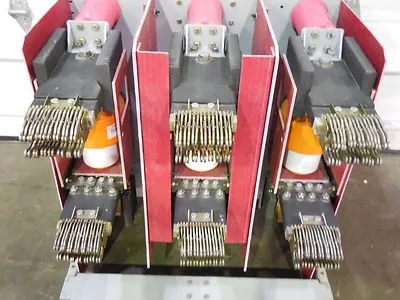 Used Siemens 05-GMI-350-3000-78 Circuit Breakers Ohio US | Equipment Recovery Corp. #1329702