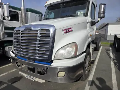 USED 2016 FREIGHTLINER CASCADIA 125