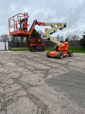 USED 2017 JLG E450AJ