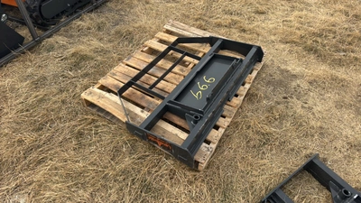 Mini Skid Steer Pallet Fork Frame	Landhonor	2025	Unused	MPF-11-2000G
