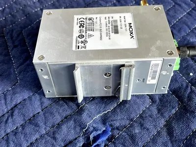 Moxa Industrial Wireless Converter 802.11a/b/g, AWK-1121