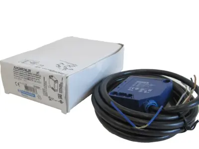 NEW TELEMECANIQUE XUK2ARCNL2R PROXIMITY SWITCH
