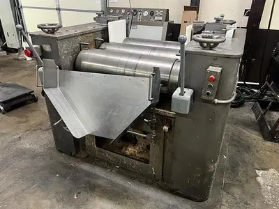 Kent 32" 3-Roll Refiner