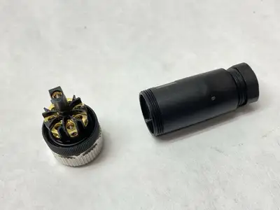 USED TURCK FIELD WIREABLE CONNECTOR FEMALE M12 8-PIN U0885-26