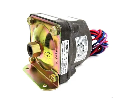 NEW BARKSDALE D1H-M3 PRESSURE OR VACUUM SWITCH D1HM3