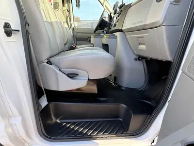 Used 2023 FORD E-350 Reefer Trucks Florida US | Truck and Van Outlet #1509225