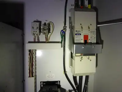 20BD156A0AYNANC0 / B Allen Bradley 156 460V 125HP Powerflex 700 W/ CABINET #S611