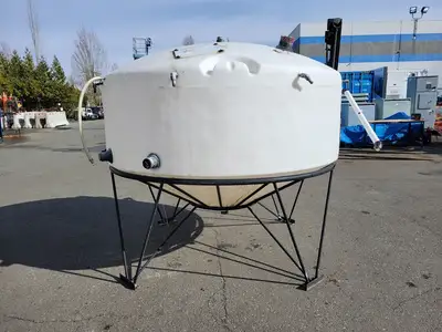 White Tank w/ Stand