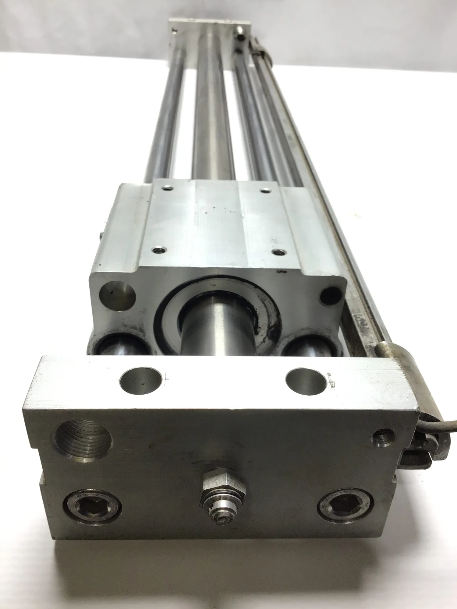 Bimba USS-1226-A2B1T Ultran Slide Rodless Cylinder 1-1/4″ Bore x 26″ Stroke w/ Switch Track