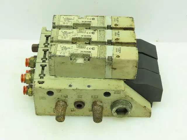 Numatics 061BA400M Three Pneumatic Solenoid Valve w/Manifold Block 120PSI 24VDC