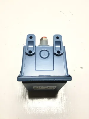 United Electric Controls J402-376 9935 Pressure Switch 0-500 PSI 0-3.4 MPa