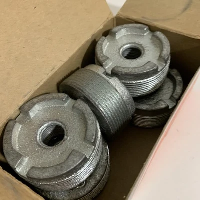 NEW Thomas & Betts 611