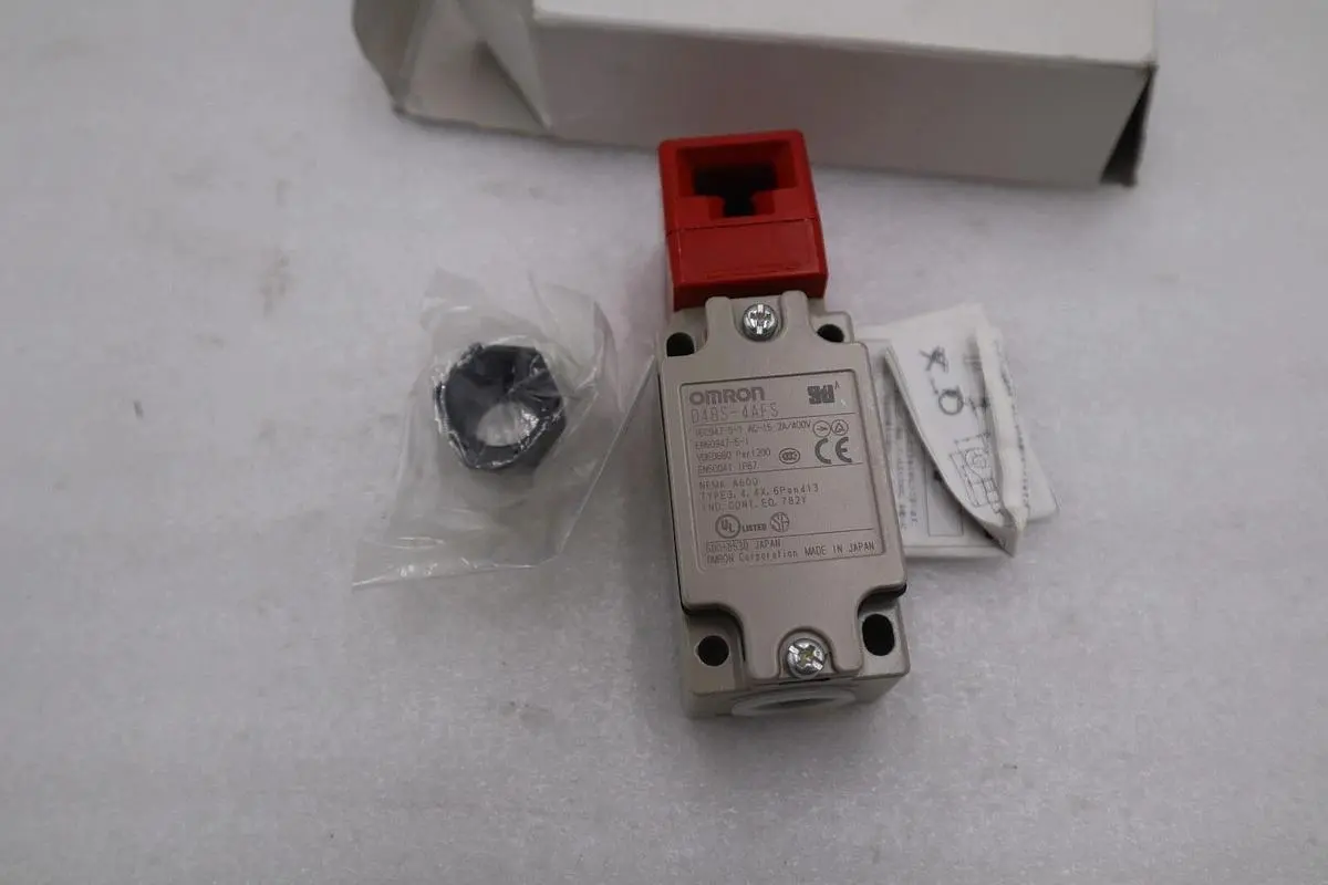 NEW Omron D4BS-4AFS-NPT Limit Switch, Safety Interlock STOCK H96A