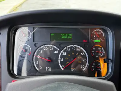Used 2019 FREIGHTLINER M2 106 Tractors & Trailers Florida US | Truck and Van Outlet #1506258