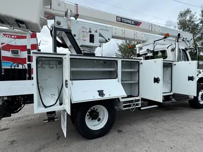 Used 2019 FREIGHTLINER M2 106 Tractors & Trailers Florida US | Truck and Van Outlet #1506263