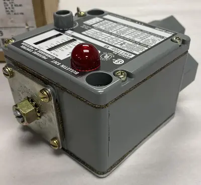 New | in-Stock ALLEN-BRADLEY 836T-T300JX9 Miscellaneous Equipment (Electrical & Power) | Surplus Asset Holdings #1188413
