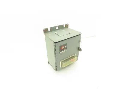 Cutler Hammer C799AR1 Motor Starter Enclosure Series D1 3R Rainproof 9x8x5"