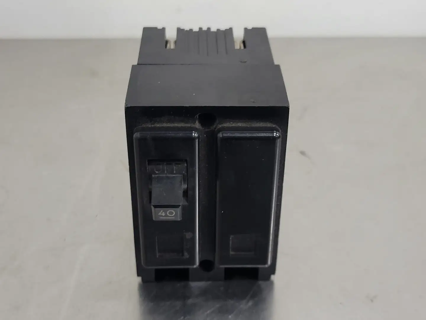 Used BRYANT QP240 Switchgears British Columbia CA | Lenmark #244579