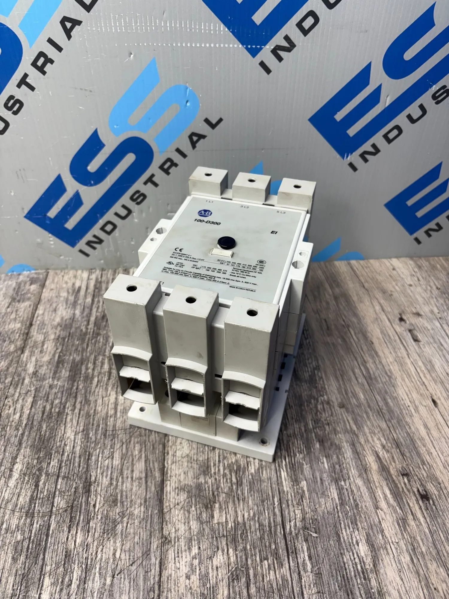 USED Allen-Bradley 100-D300