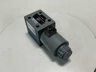 USED REXROTH 4WE 10 D32/CG24N9K4