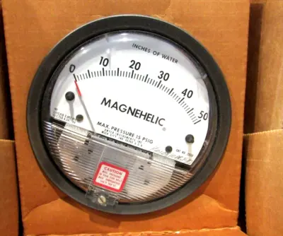 NEW DWYER 2050 PRESSURE GAUGE
