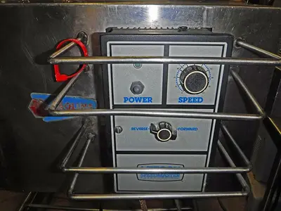 MOLINE CUTTER WITH HOLE PICKER