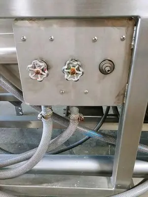 AAM Berry Blower Cleaner