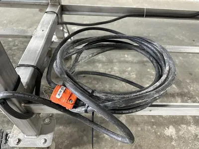 Berry Volumetric Clamshell Filler