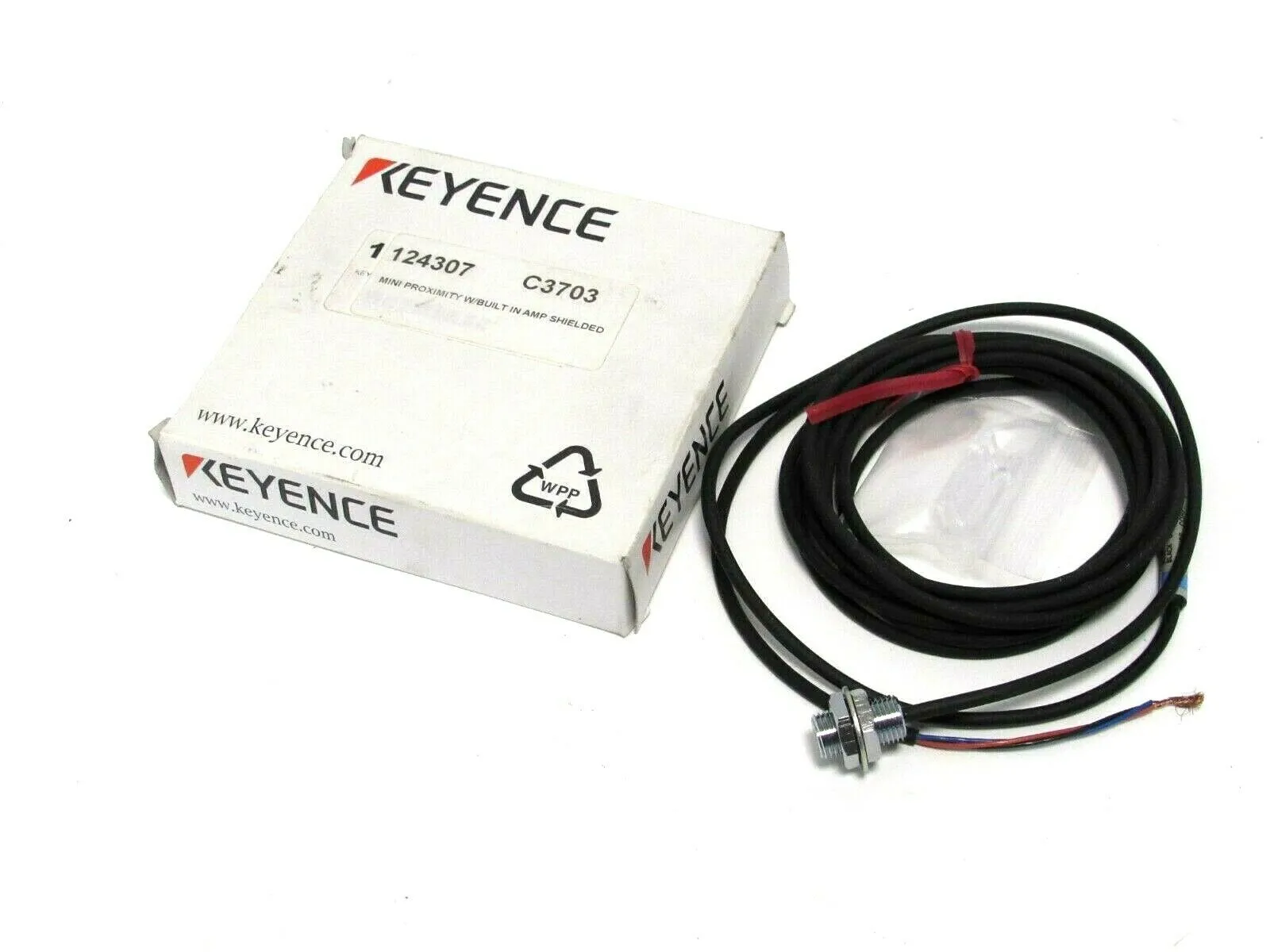 NEW KEYENCE EM-010 PROXIMITY SWITCH EM010