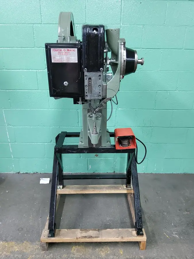 USED CHICAGO 912 - BENCH; WITH FINGER PROTECTOR