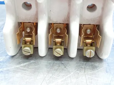 USED LEVITON 8907
