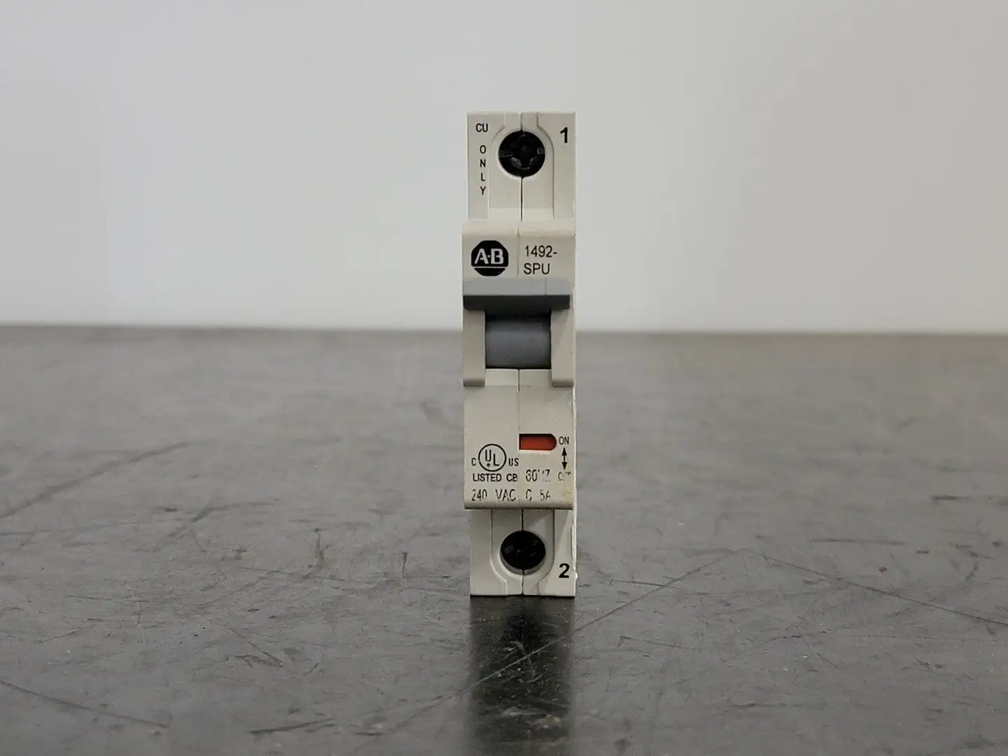 USED ALLEN-BRADLEY 1492-SPU1C050