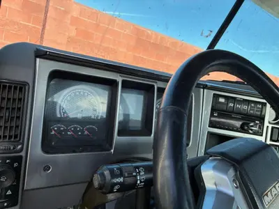USED 2019 MACK PINNACLE 64T