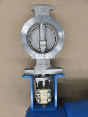 Jamesbury 4"-150 Wafer Sphere / Butterfly Valve with Pneumatic Actuator Unused