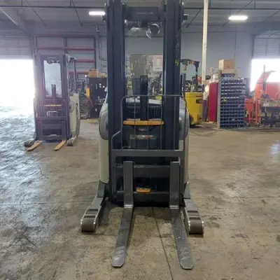 USED 2016 CROWN RR5725-45
