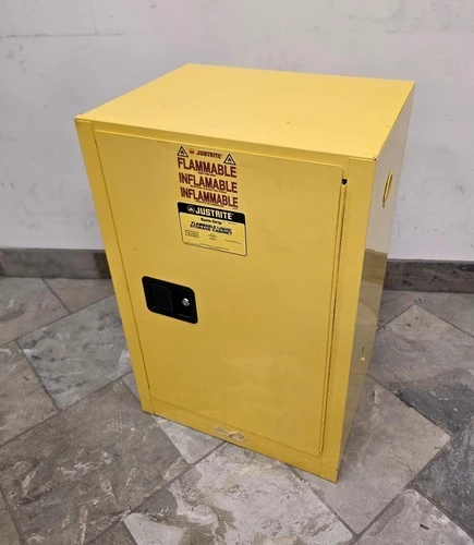 Used _UNKNOWN_ 6456456546546546 Biological Safety Cabinets California US | Amiron Machinery #1015748