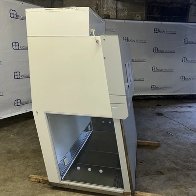 500L Holten LaminAir Flow Cabinet Type S-2000 1.2 BS II