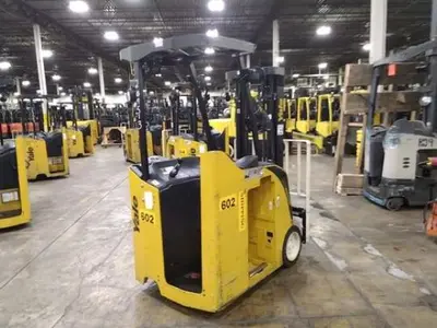 USED 2023 YALE ESC030