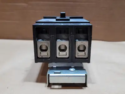 USED SQUARE D QDA32090