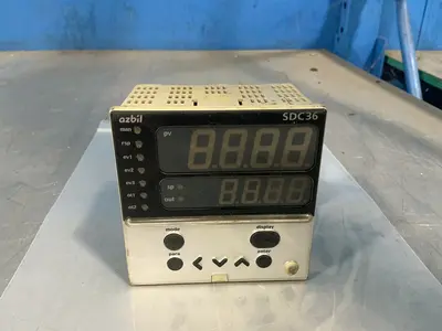 Used AZBIL C36TR1UA1100 Temperature Controls Ohio US | HGR 24 #1325971