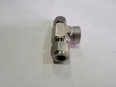 USED SWAGELOK SS-810-3-8TTF