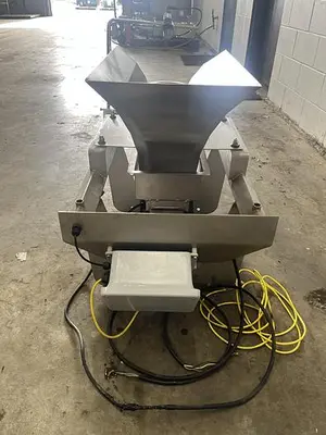 Meyer Vibratory Feeder