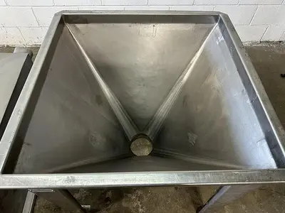 Flexicon Hopper