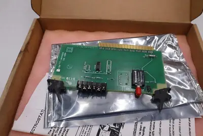NEW IN BOX HONEYWELL 51304161-200 CIRCUIT BOARD STOCK G323