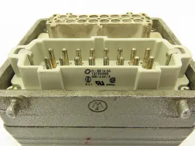 T&B Thomas & Betts 16A 380V Terminal Connector 32 Pin Sealed Conduit Housing