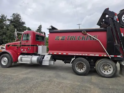USED 2013 PETERBILT 365