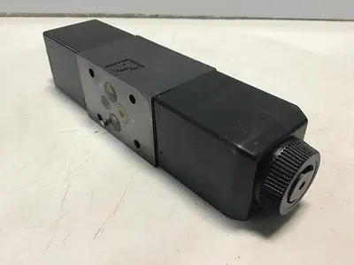 USED VICKERS DG4V-3S-82C-VM-U-H5-60