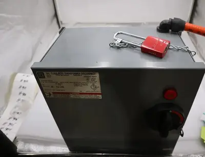 SQUARE D SK3000G3 SERIES A CLASS 9070 TRANSFORMER DISCONNECT STOCK H900
