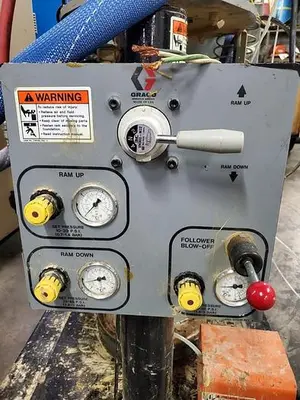 Used GRACO 207-352 SERIES K02F Glue Machines Pennsylvania US | Hildebrand Machinery Co. #1486044