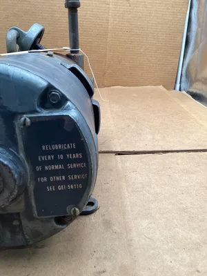 Gast Dry Rotary Vacuum Pump 1/4 Hp AC Motor; 208/220 V; 3 Phase; 1725 RPM